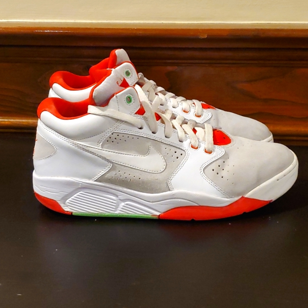 Nike Flights